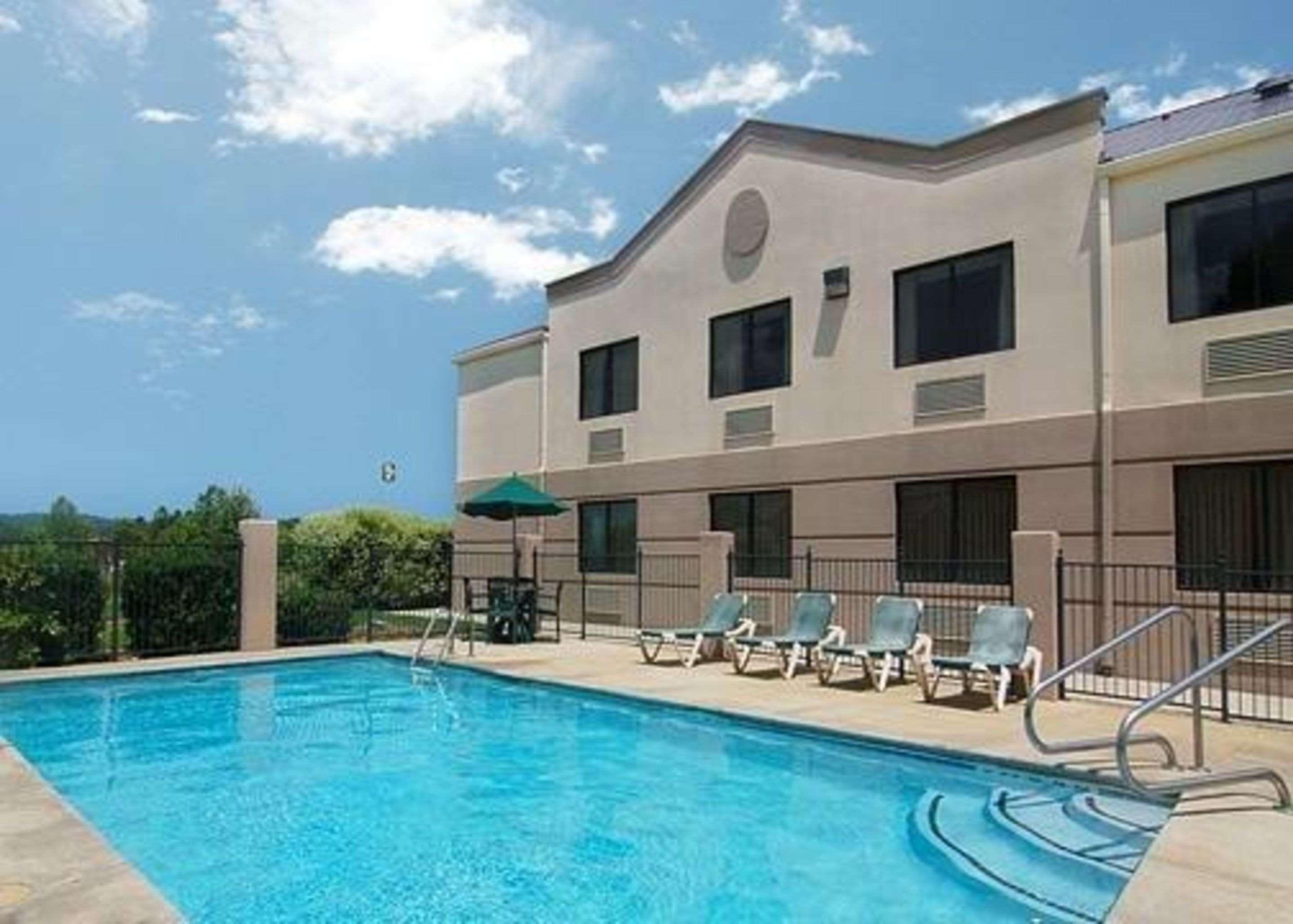 Comfort Inn & Suites Leeds I-20 Εξωτερικό φωτογραφία